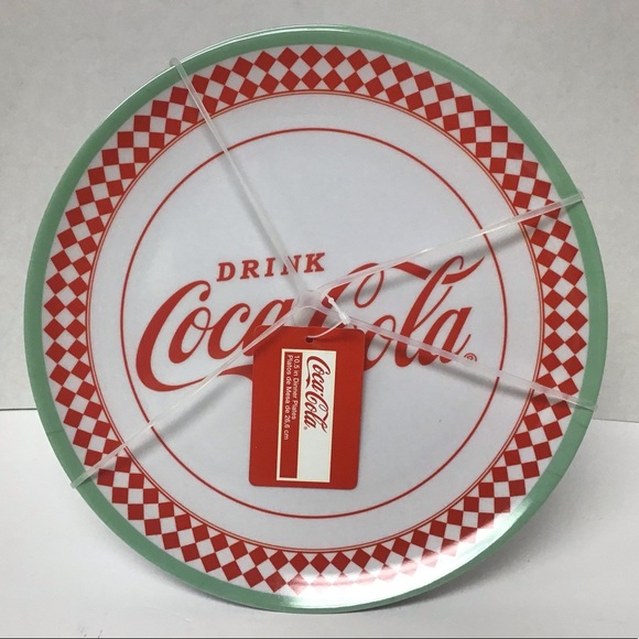 Set of (4) Coca-Cola Melamine Dinner Plates - Picture 2 of 7